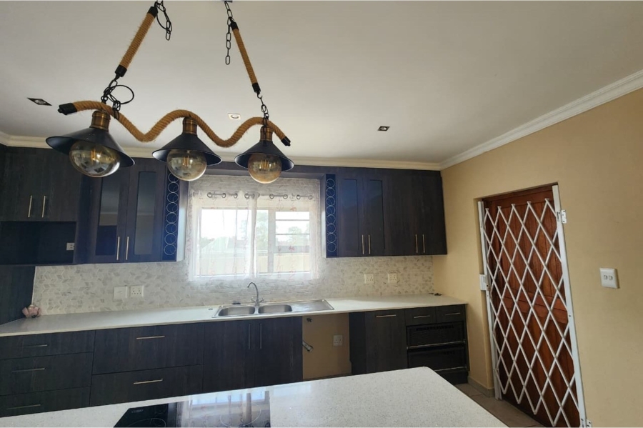 To Let 4 Bedroom Property for Rent in Fountains Estate Eastern Cape